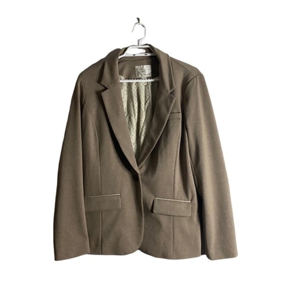 Dynamite Women's Tan Button Front Blazer